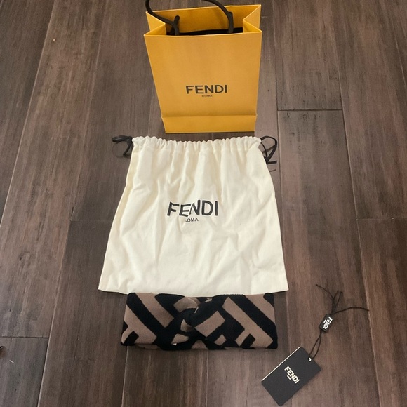 Fendi Made In Italy Wool Signature Unisex Tobacco Black Headband Size OS - Picture 4 of 4